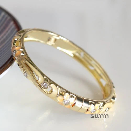 Brook Rhinestone Flower Bangle