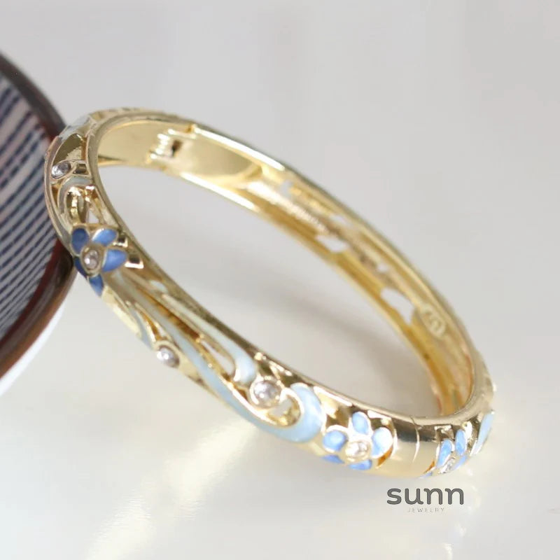 Brook Rhinestone Flower Bangle