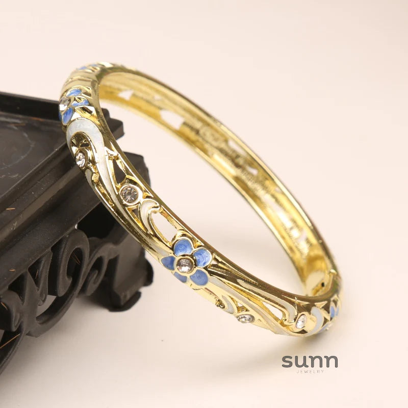 Brook Rhinestone Flower Bangle