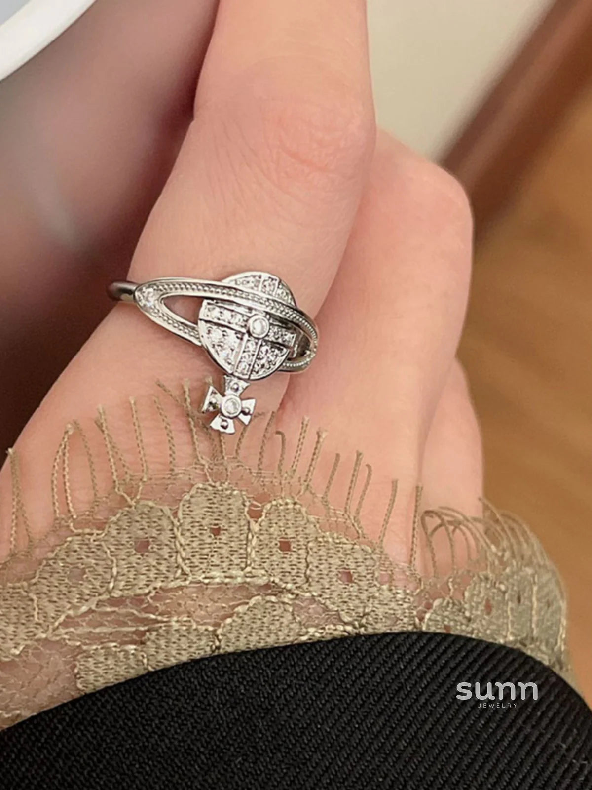 Brook Sparkle Saturn Ring