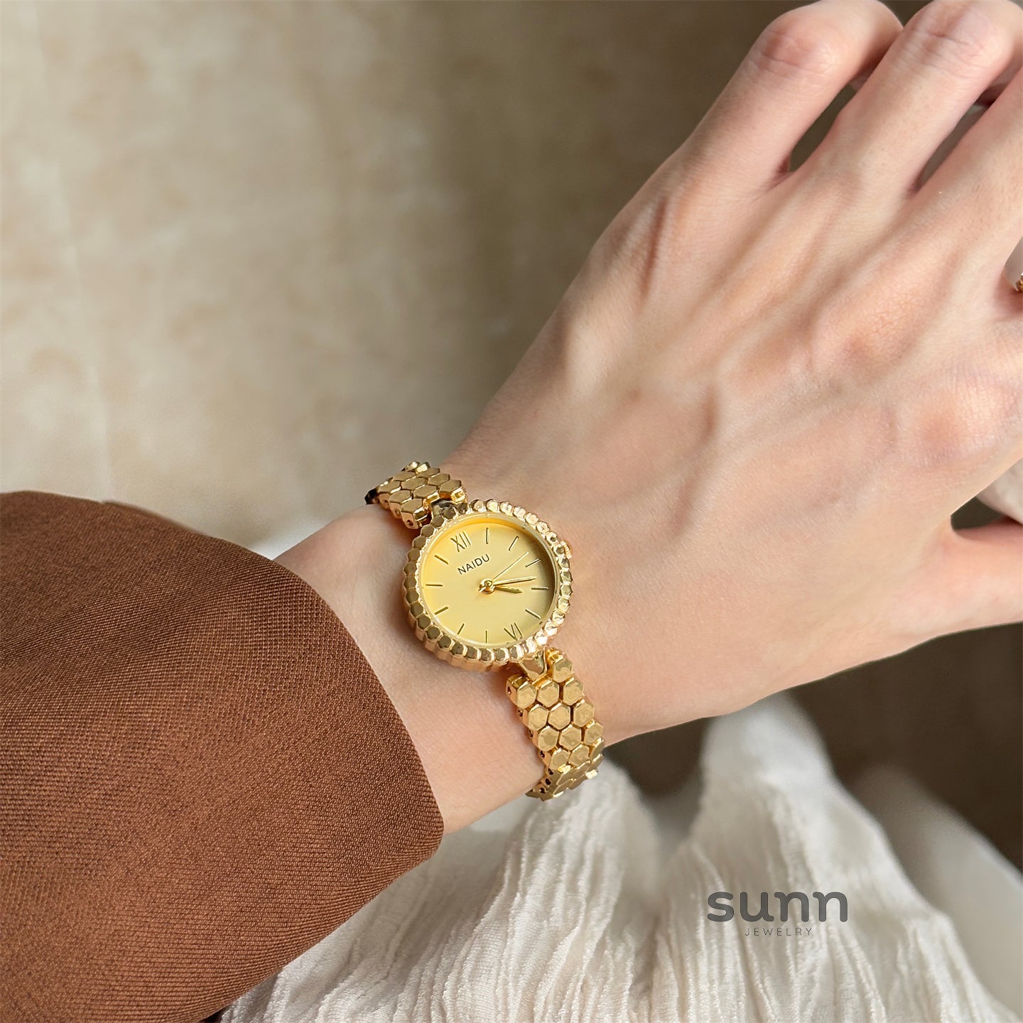 Brookelyn Honeycomb Bracelet Watch [9T3Q4LSD]