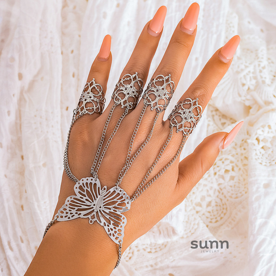 Bruchy Gothic Nail Hand Jewelry [DZAJ1P3R]