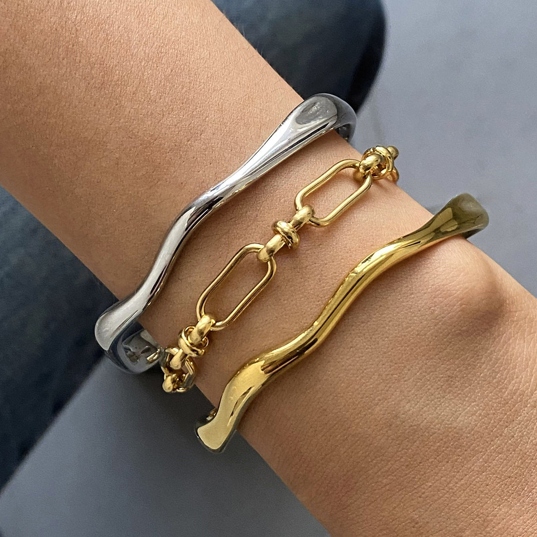 Brylei Titanium Steel Bangle [AKVR75SR]
