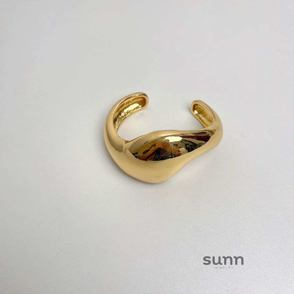 Brylynn Sculptural Wave Bracelet [6XBN9UOS]