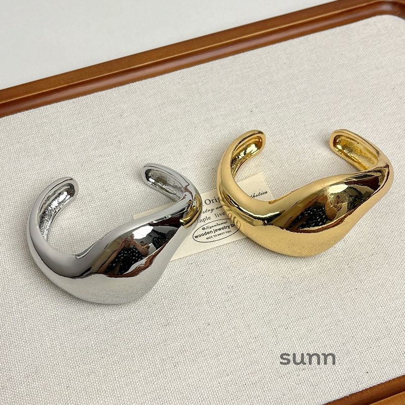 Brylynn Sculptural Wave Bracelet [0W6GU4S0]
