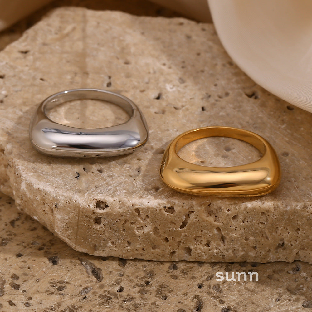 Bryndle Rectangular Band Ring [D8TCTGT4]