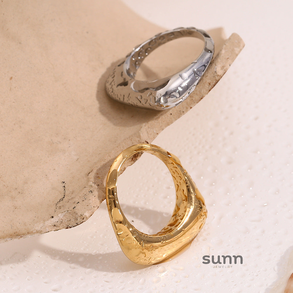 Bryndle Rectangular Band Ring [BLOWY6PH]