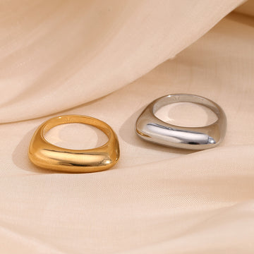 Bryndle Rectangular Band Ring [U6J5JROT]