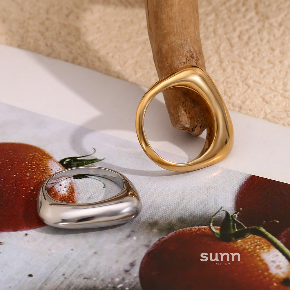Bryndle Rectangular Band Ring [X3AJYBA3]