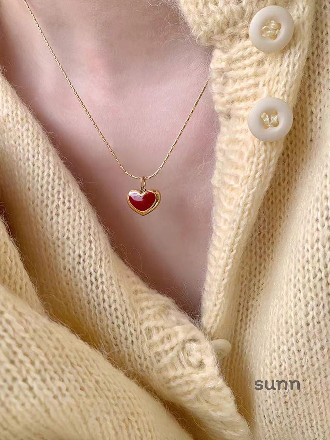 Brynn Delicate Heart Necklace [EWIHLMZ9]
