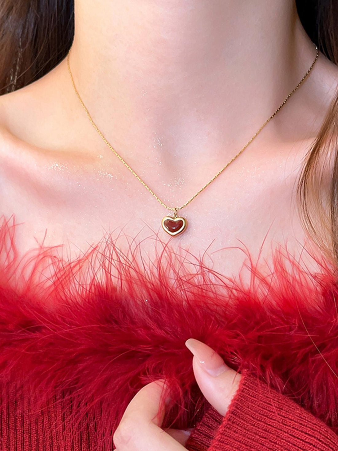 Brynn Delicate Heart Necklace [EWIHLMZ9]