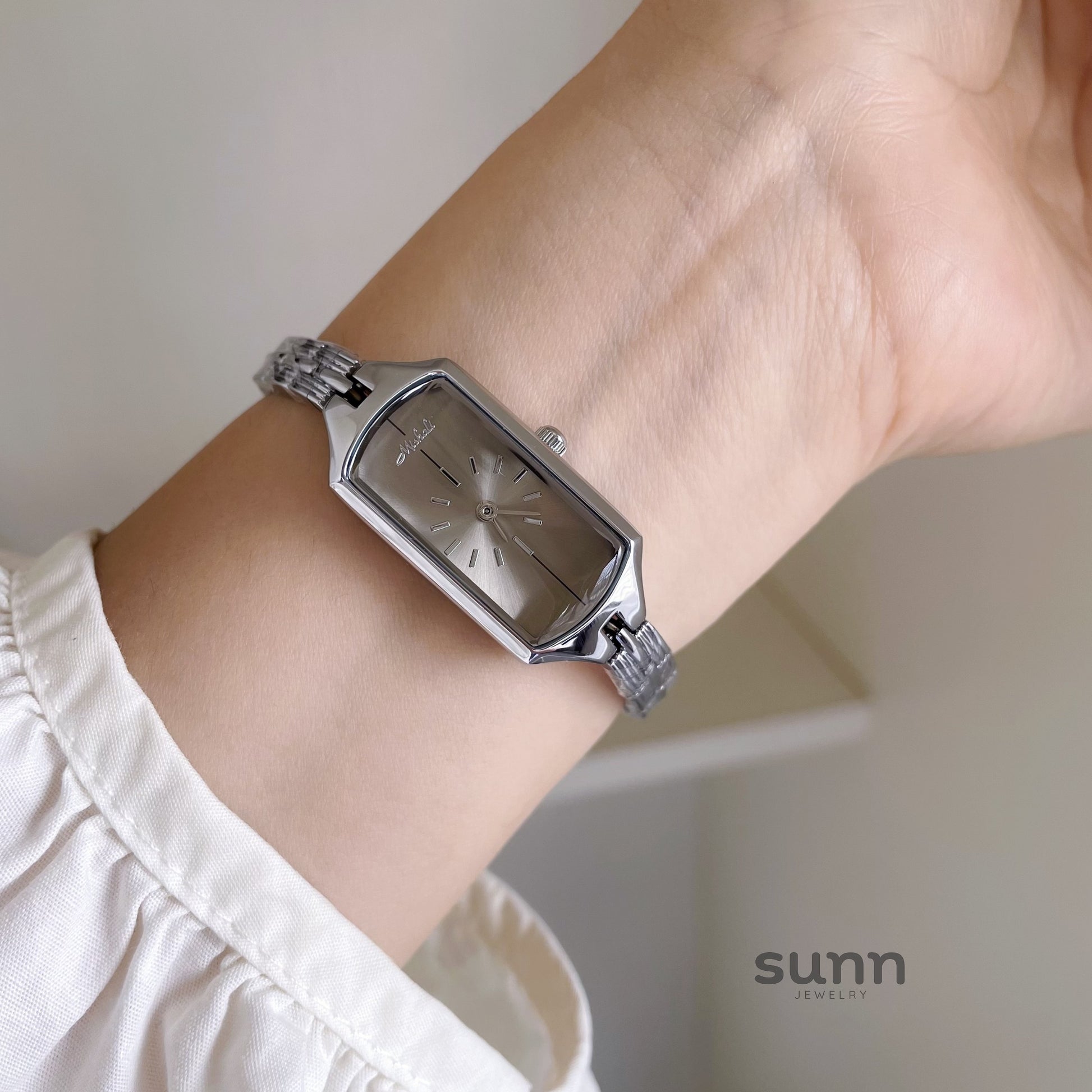 Brynnleigh Sleek Rectangular Watch [KQLH6MY9]