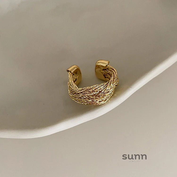 Brystal Woven Twist Ring