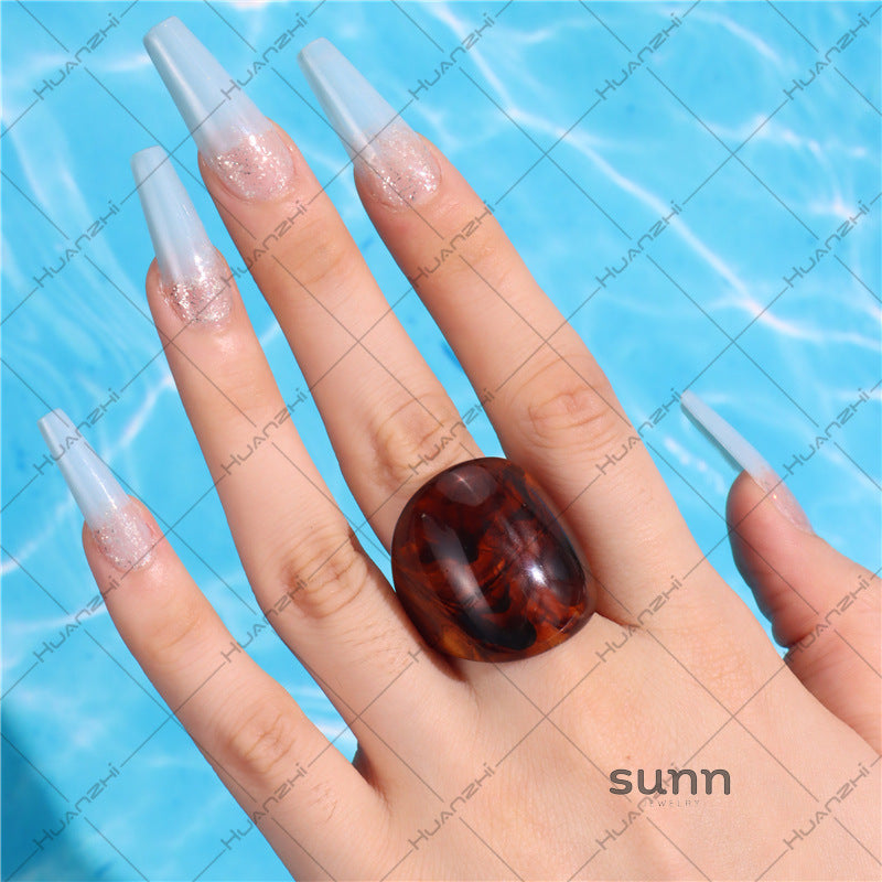 Caileigh Sculptural Resin Ring [JVWKACTO]