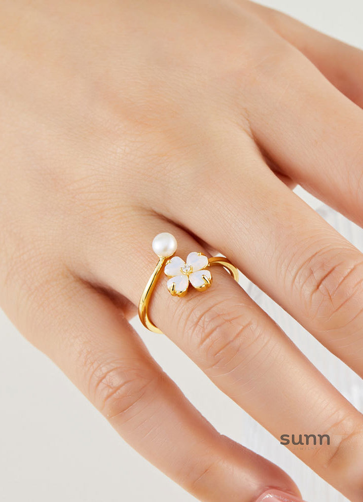 Cailynn Pearl Flower Open Ring [MN5XDKRV]