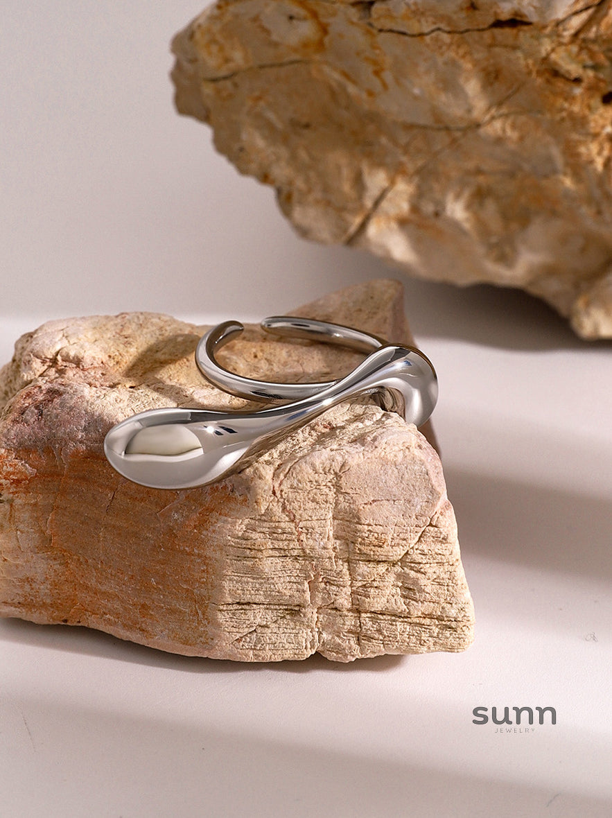 Calina Irregular Waterdrop Ring [XX2KNVSA]