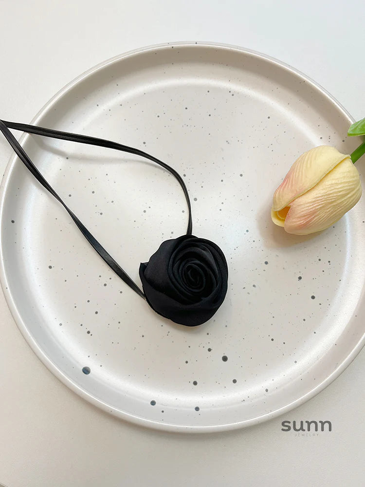 Calina Rose Tie Choker