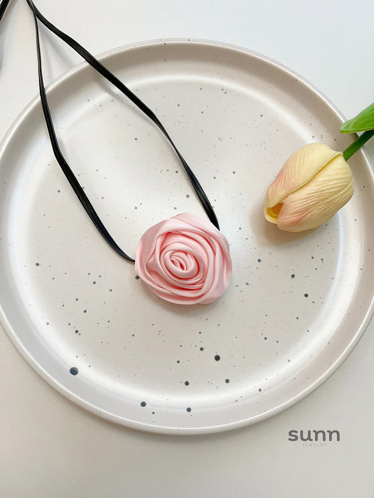 Calina Rose Tie Choker