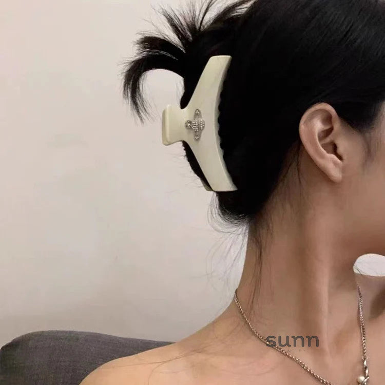Calista Orb Star Claw Clip