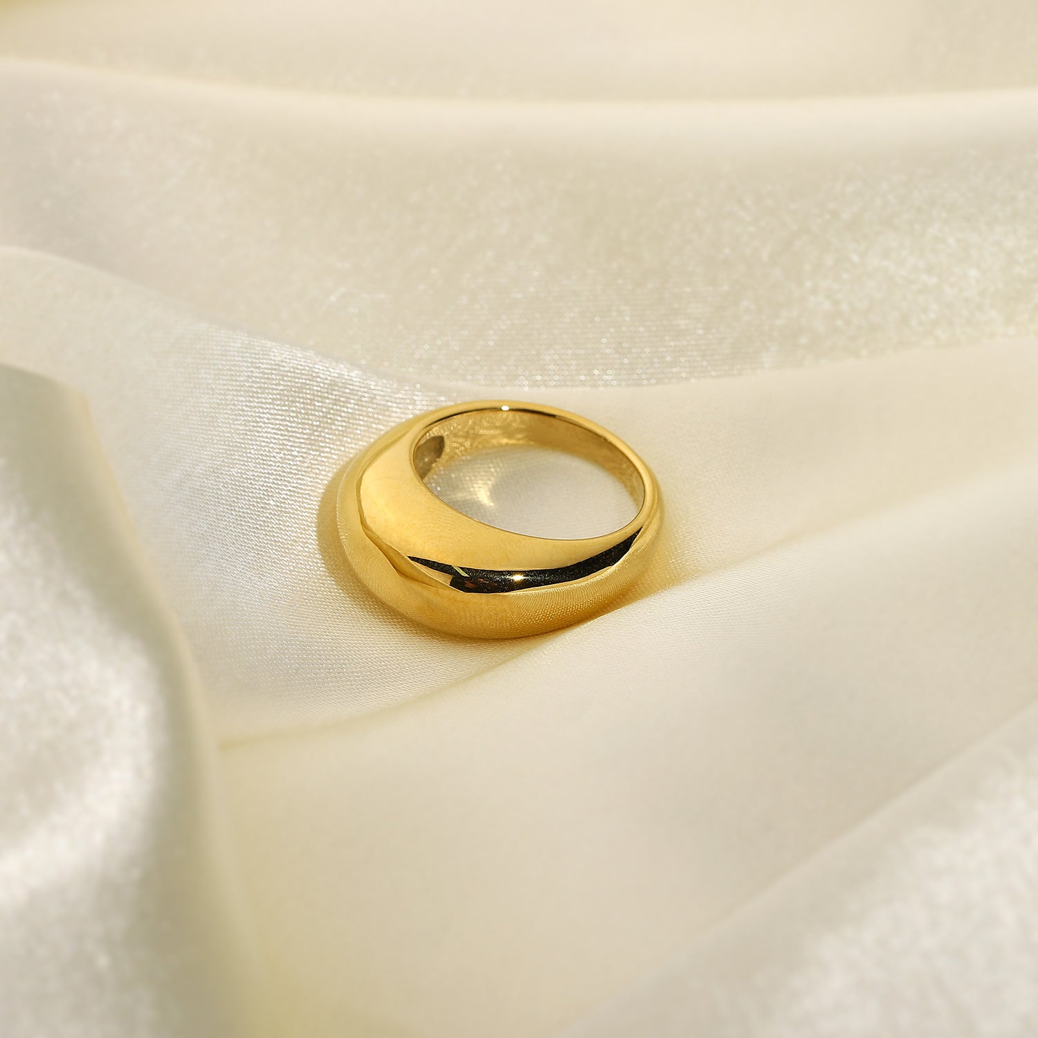 Camari Sculpted Band Ring [B0ZG0ON4]