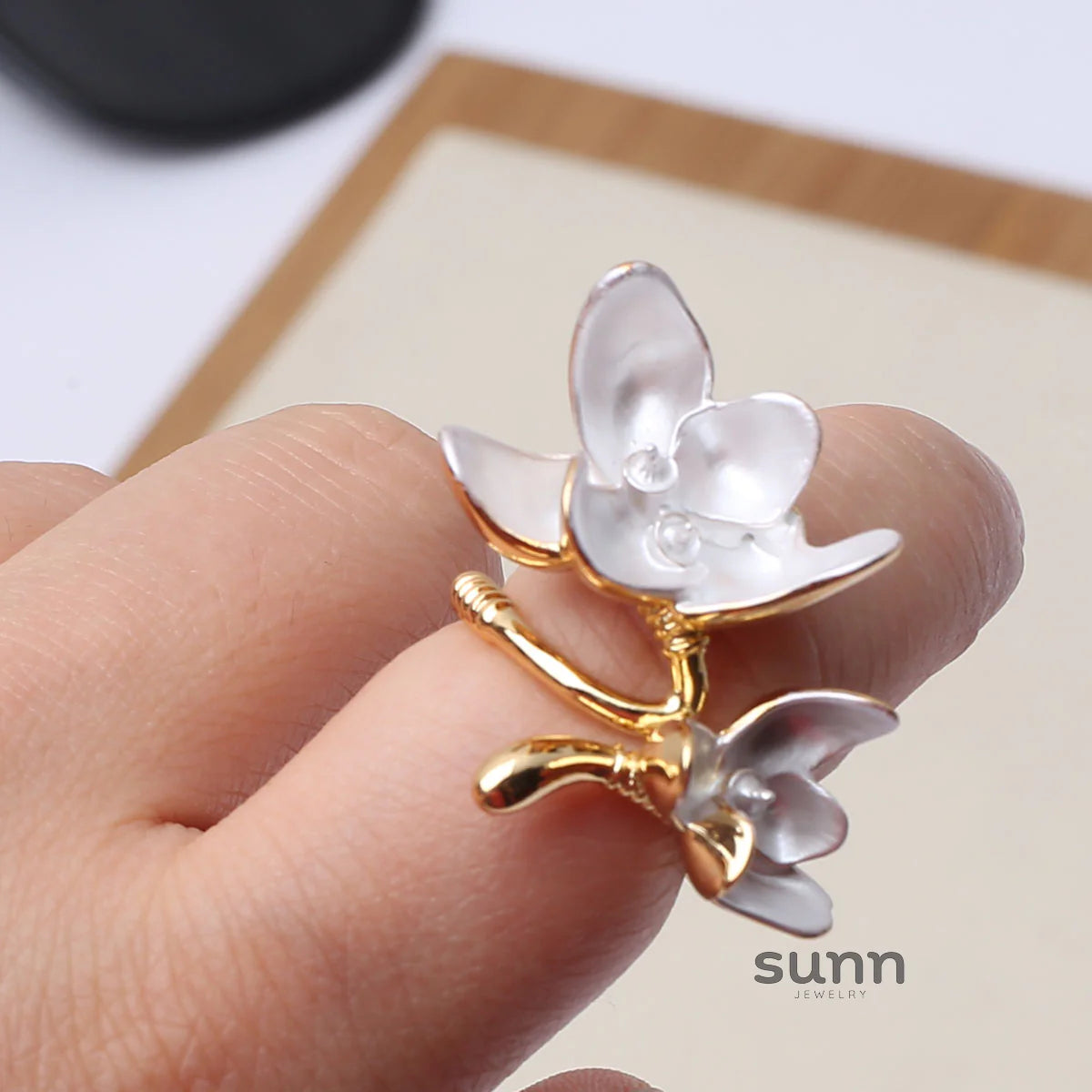 Camelia Golden Iris Ring