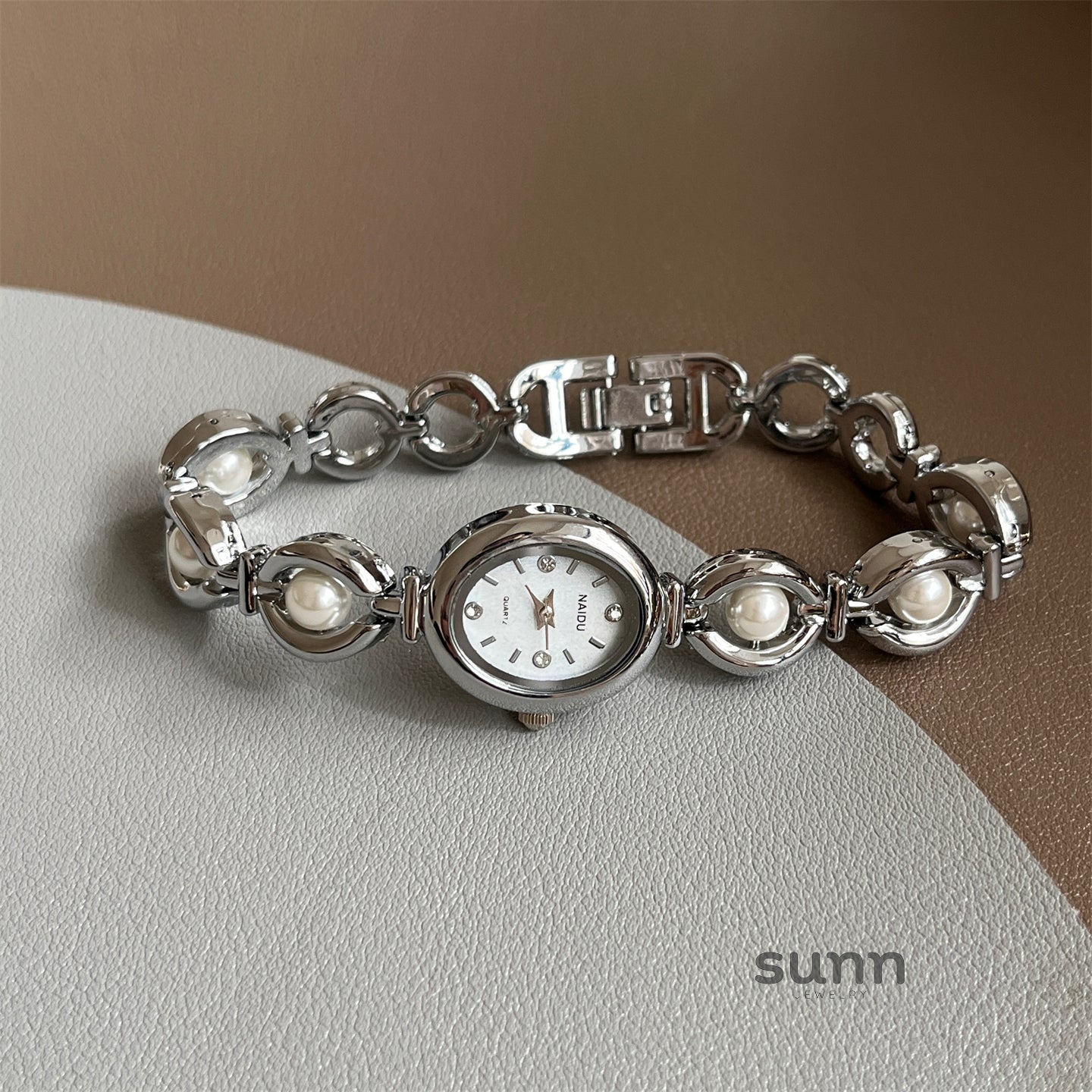 Camelia Oval Pearl Bracelet Watch [IFD50VW0]