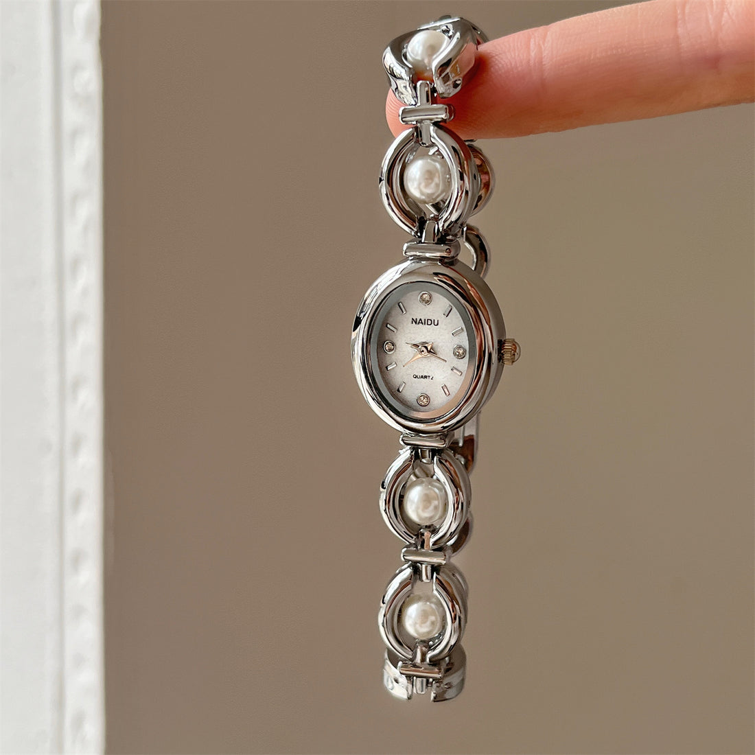 Camelia Oval Pearl Bracelet Watch [18DSA5LA]