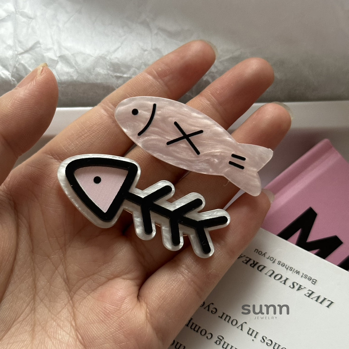 Camillia Whimsical Fish Clips [0BNV7EH3]