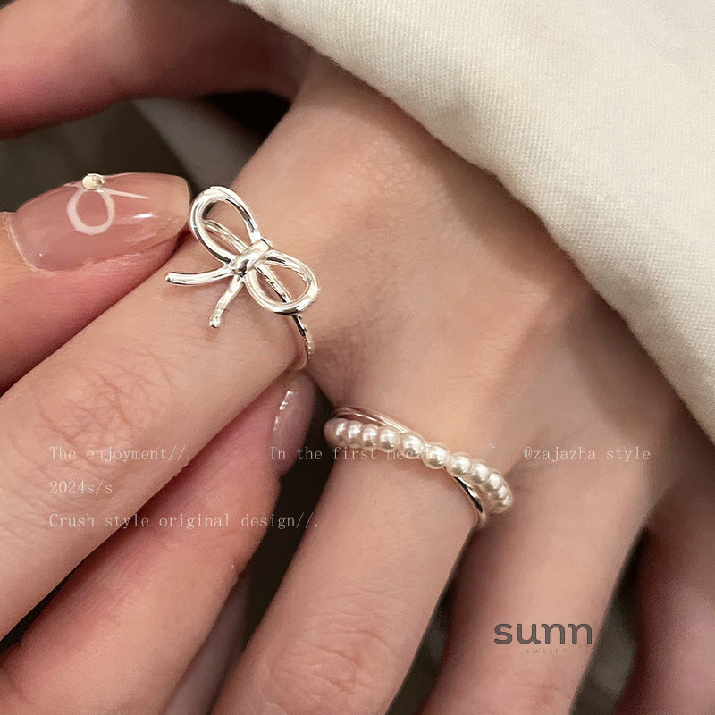 Cana Delicate Bow Pearl Ring [IS4ZCCE8]