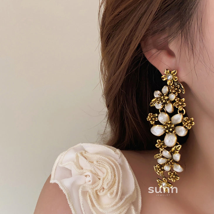 Cara Floral Drop Earrings [ZTM0ZHMV]