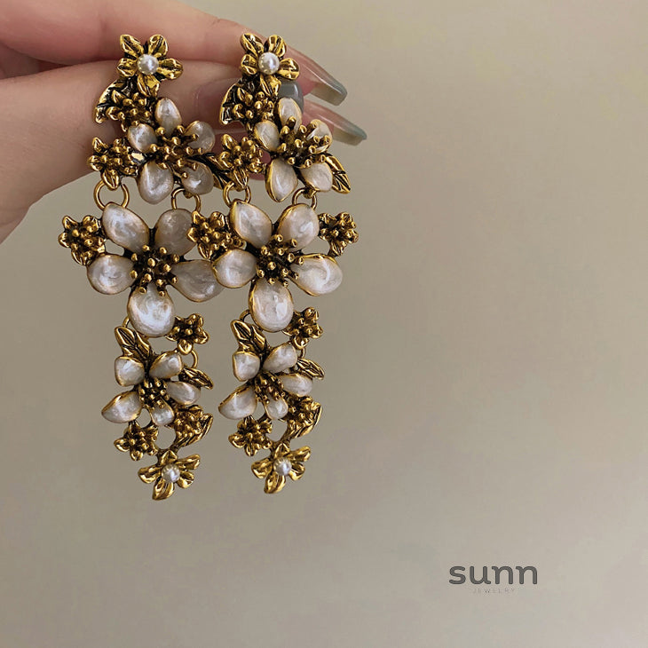 Cara Floral Drop Earrings [WJFE9ACW]