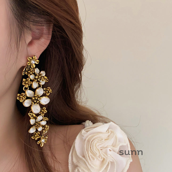 Cara Floral Drop Earrings [EYP2N8CS]