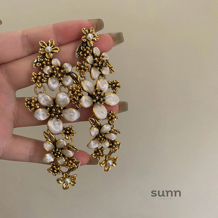 Cara Floral Drop Earrings [MJ00IE34]