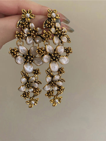Cara Floral Drop Earrings [TCBXPFLF]