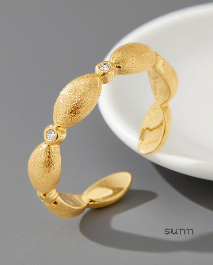 Carina Brushed Oval Ring [HLRLEFFZ]