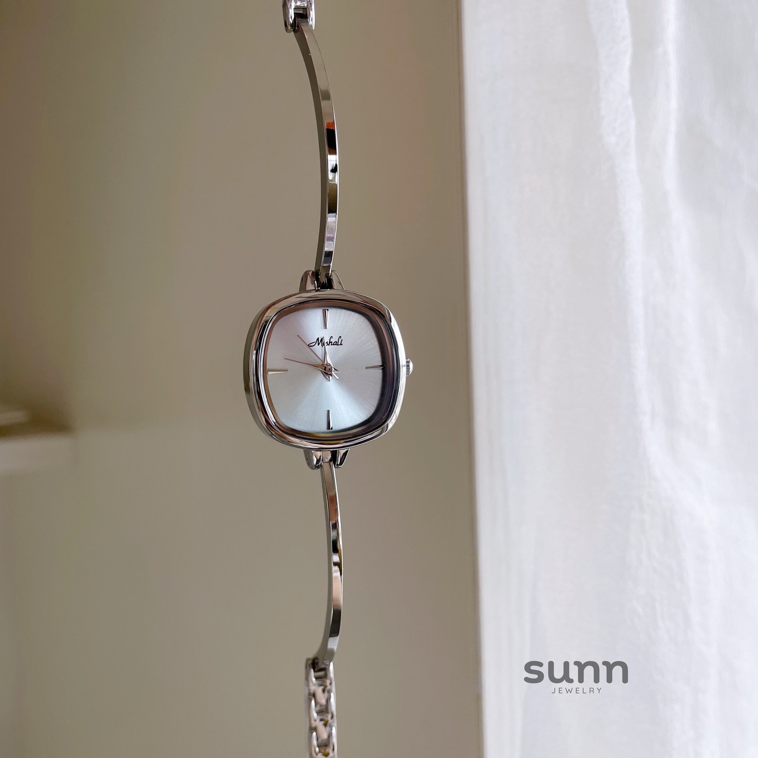 Carley Ice Blue Bracelet Watch [XXEGDW4G]