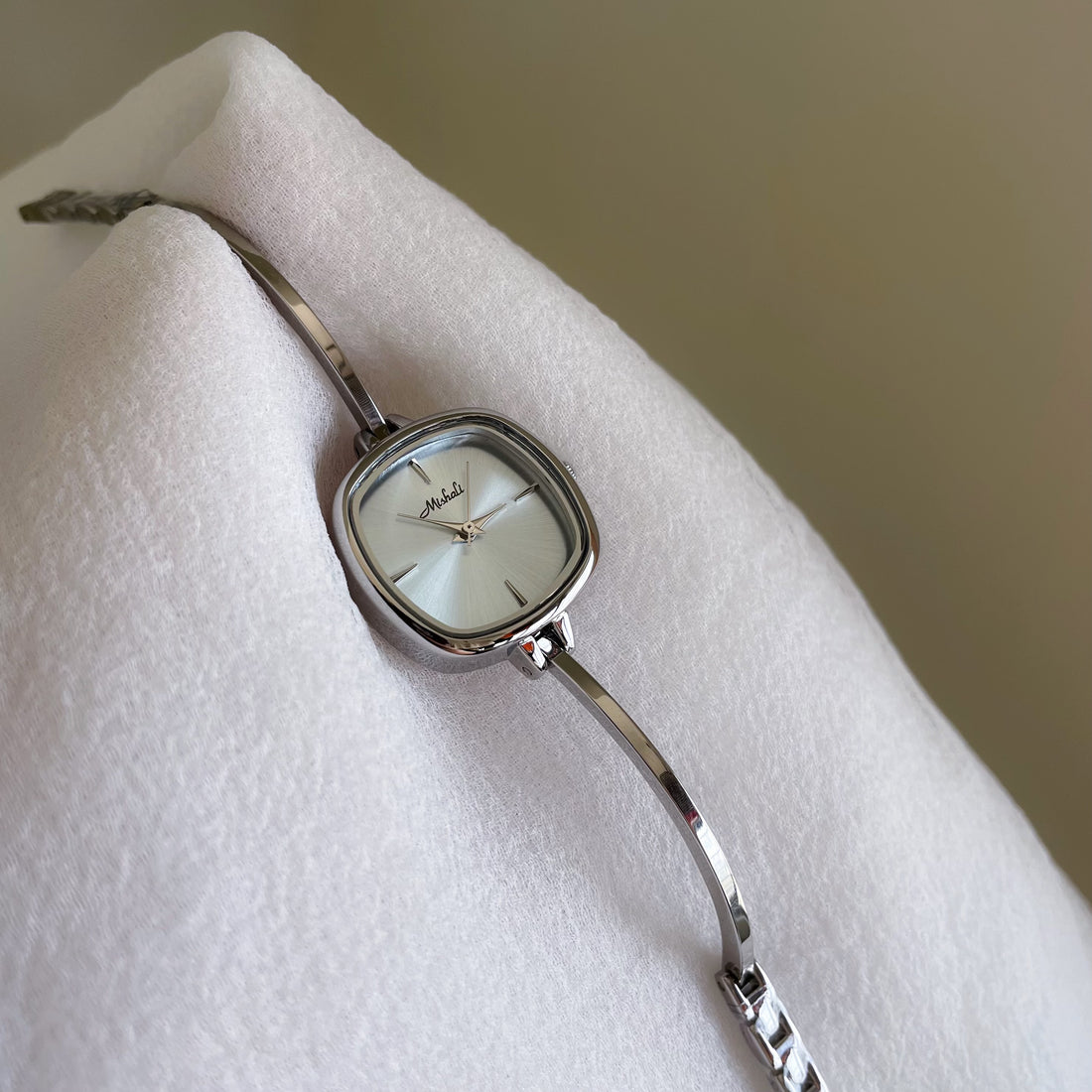 Carley Ice Blue Bracelet Watch [RYVJZ9E8]