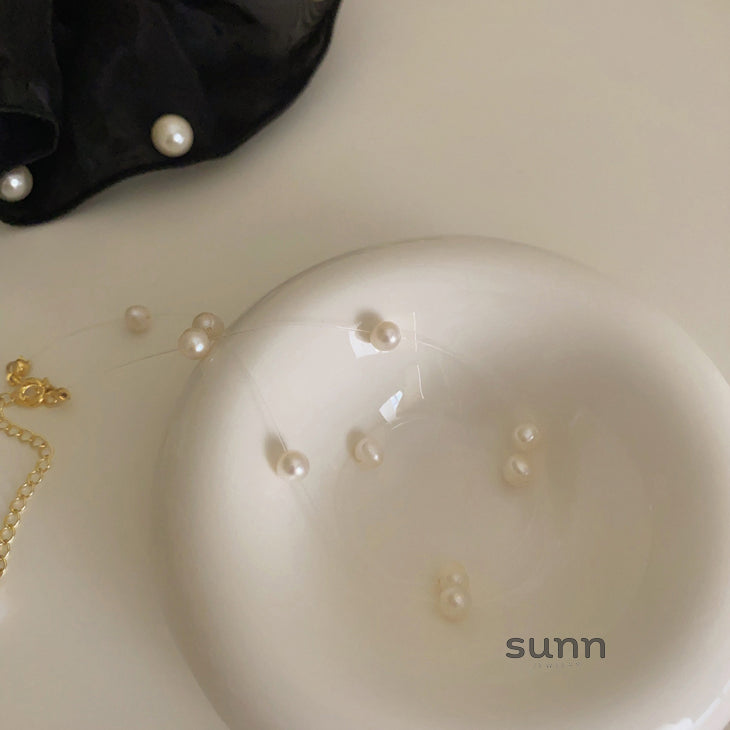 Carlin Floating Pearl Necklace [P0OY32NU]