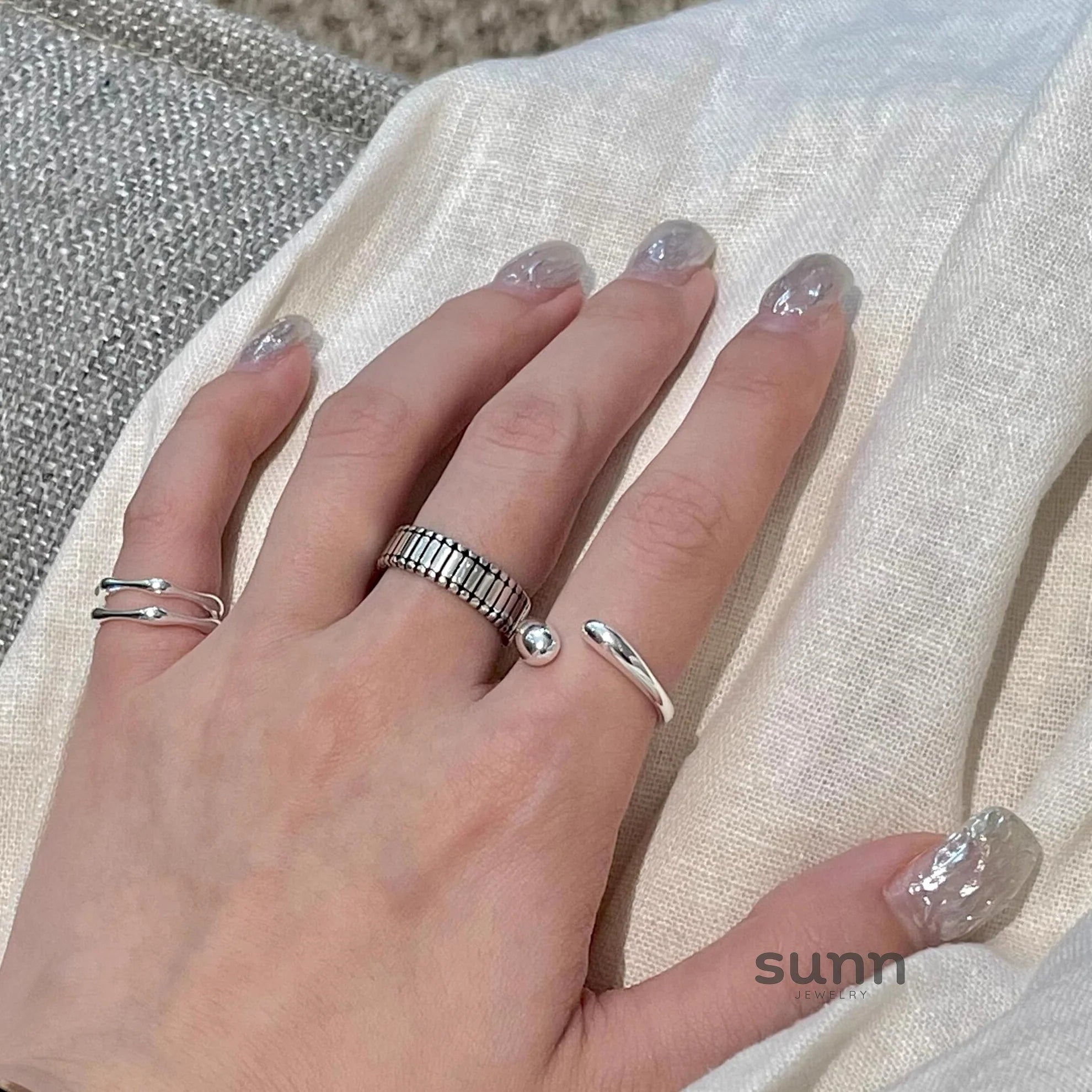 Carlota Geometric Water Drop Ring