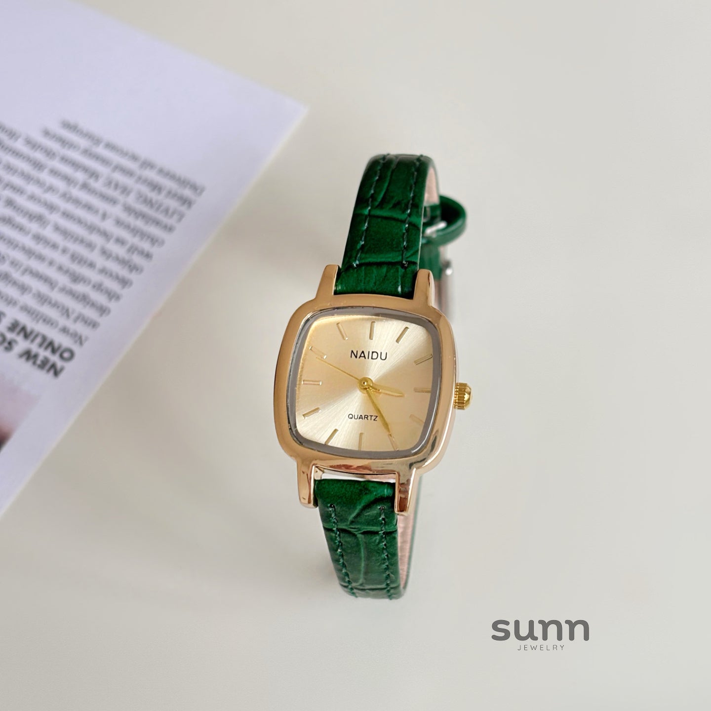 Carly Retro Mesh Watch [IM8DDM4Q]