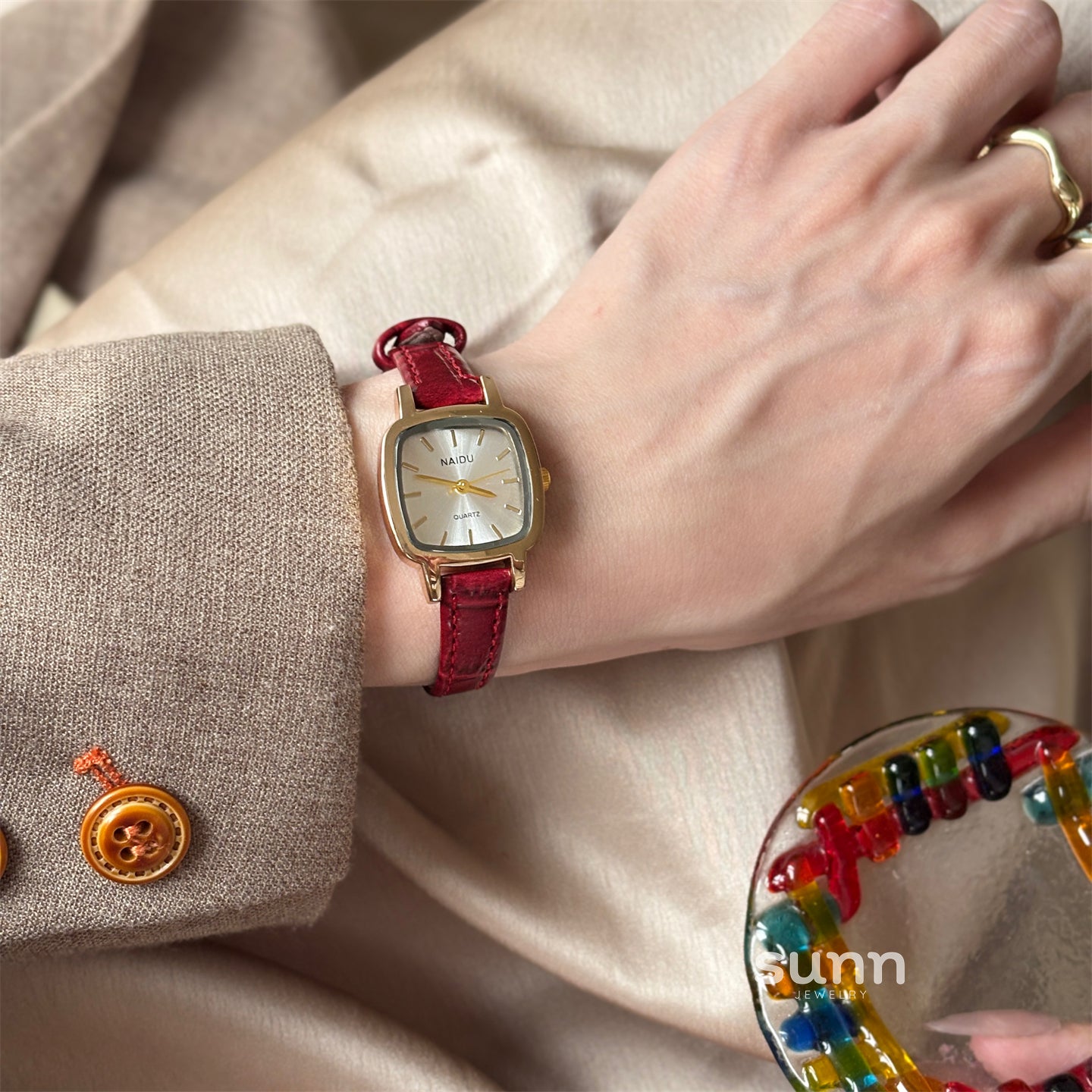 Carly Retro Mesh Watch [DJIH7H1L]