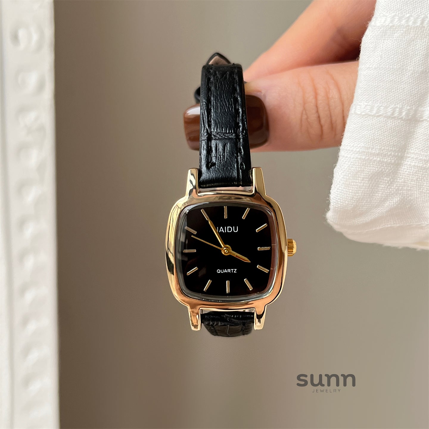 Carly Retro Mesh Watch [G4TRV0ZM]