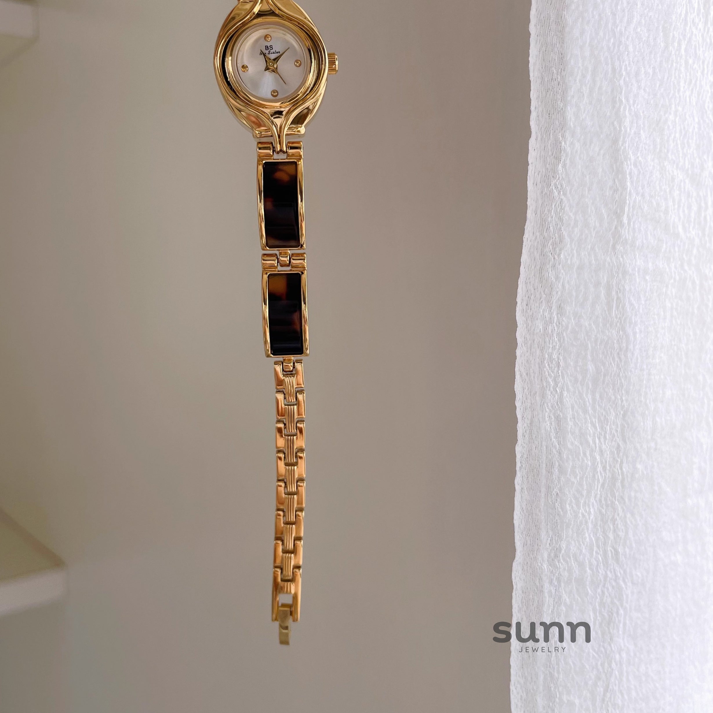 Carlyn Amber Bracelet Watch [2RECFBE3]