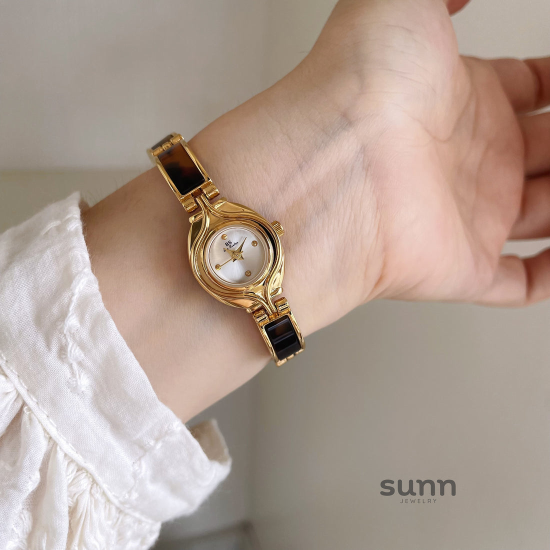 Carlyn Amber Bracelet Watch [ZBS40AFH]