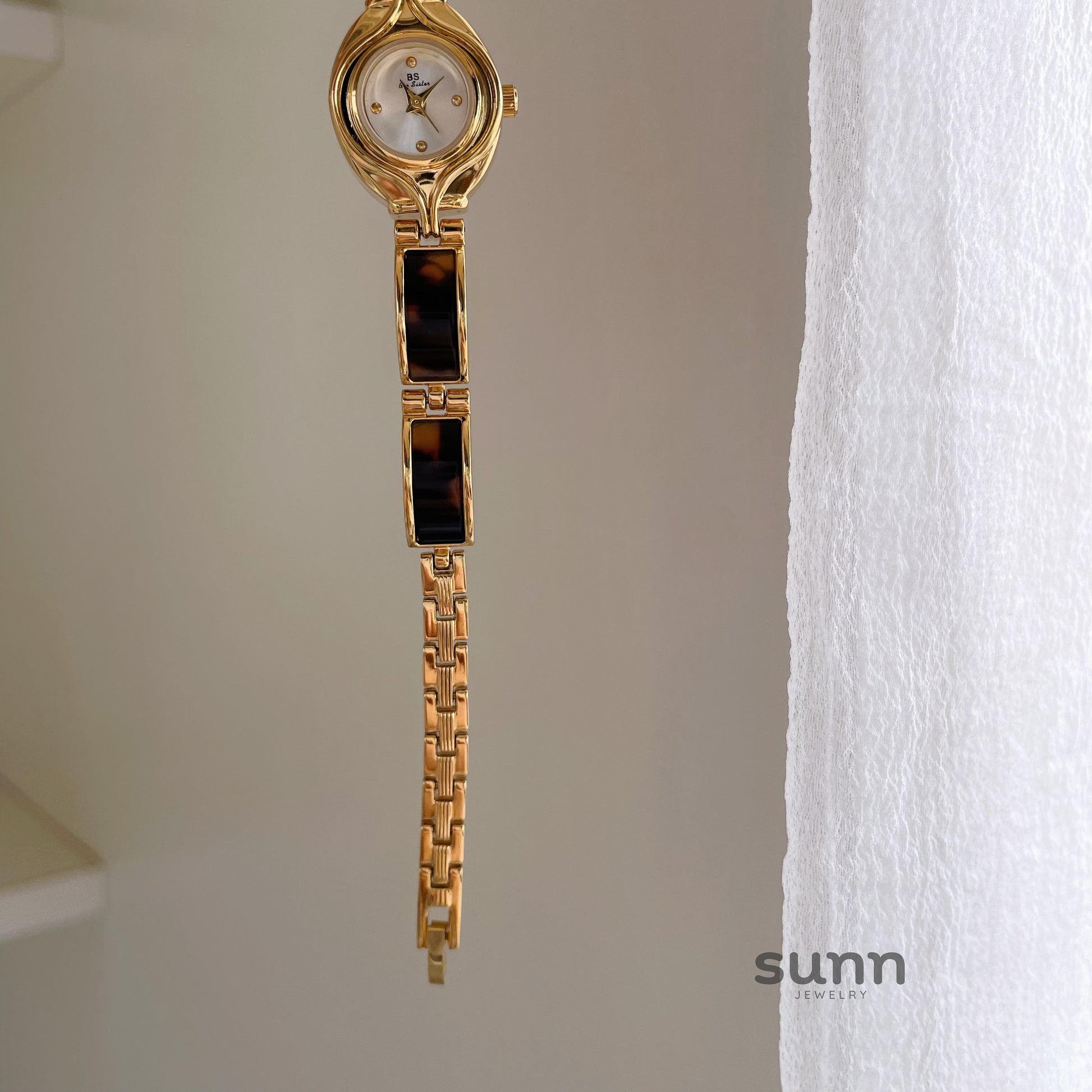 Carlyn Amber Bracelet Watch [T5778GD4]