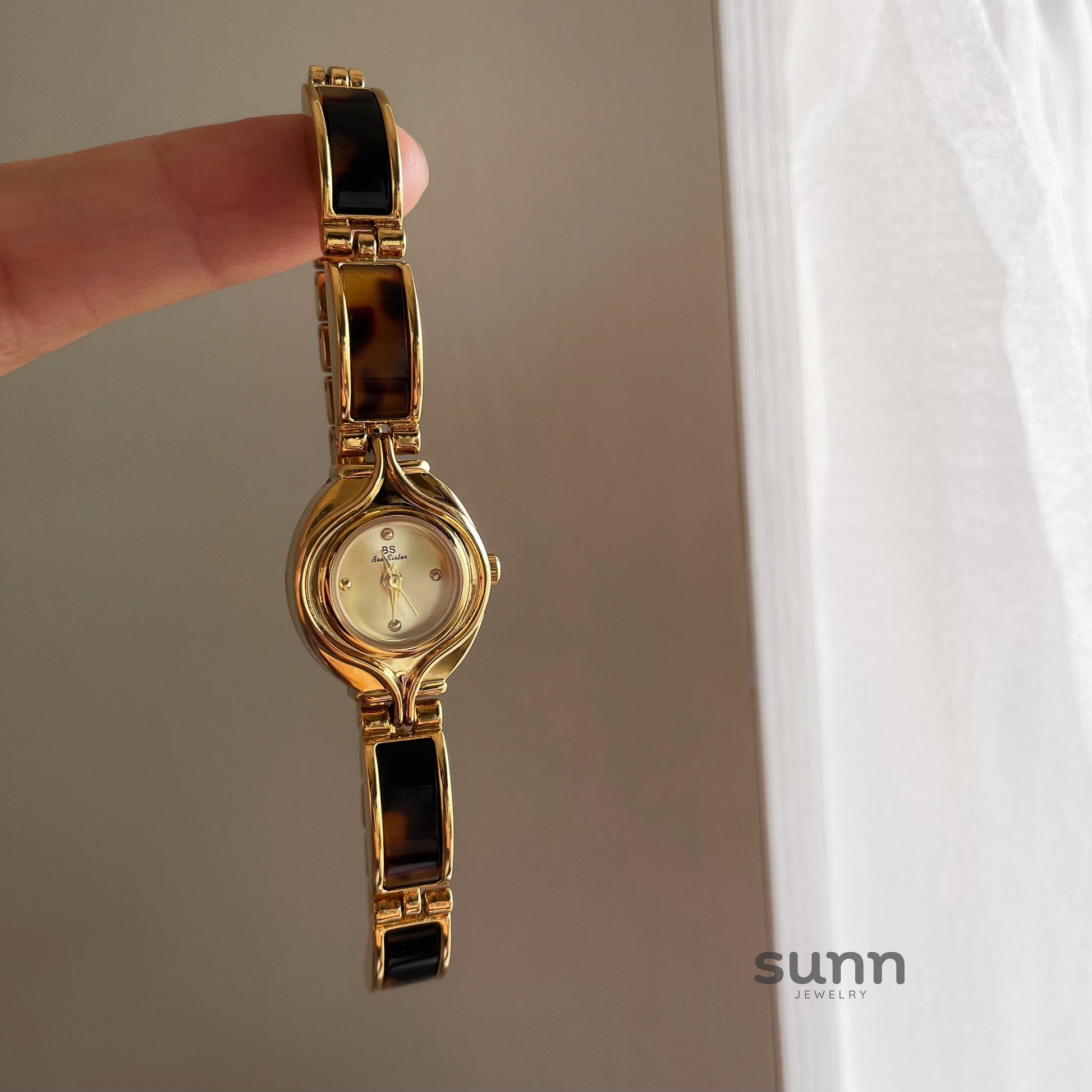 Carlyn Amber Bracelet Watch [I6N88BEG]