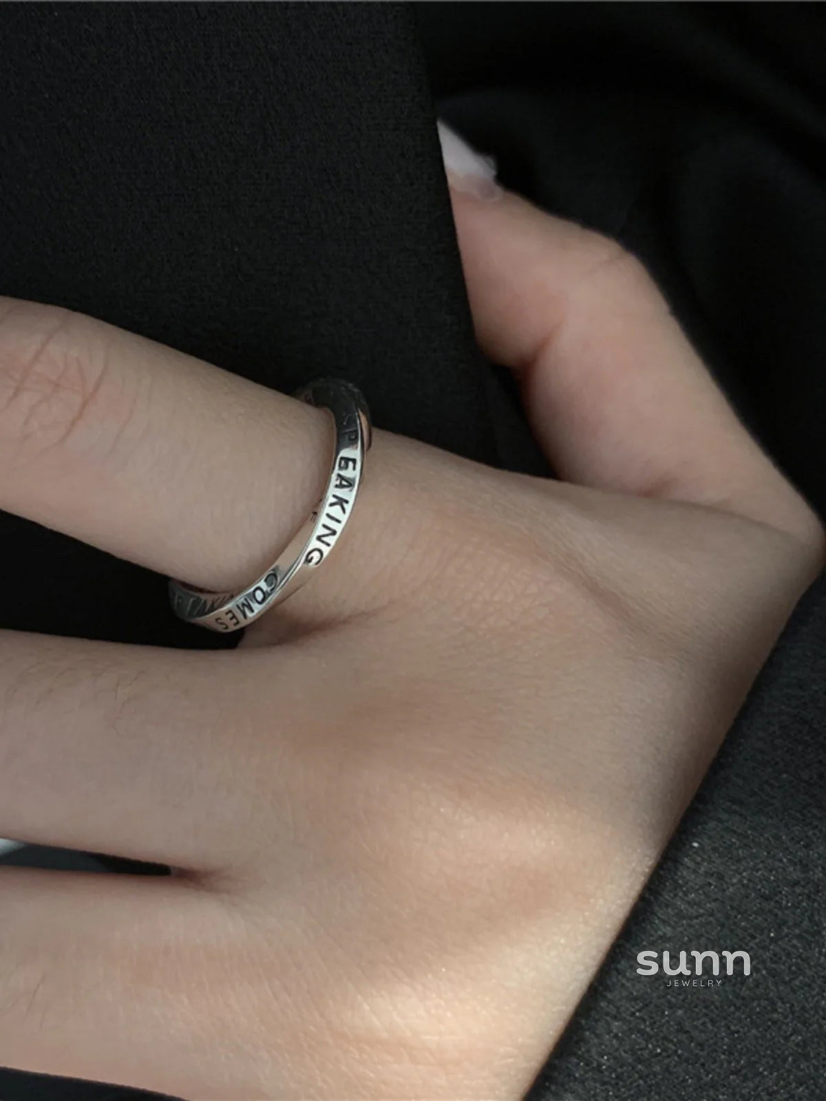 Carlynn Mobius Engraved Ring