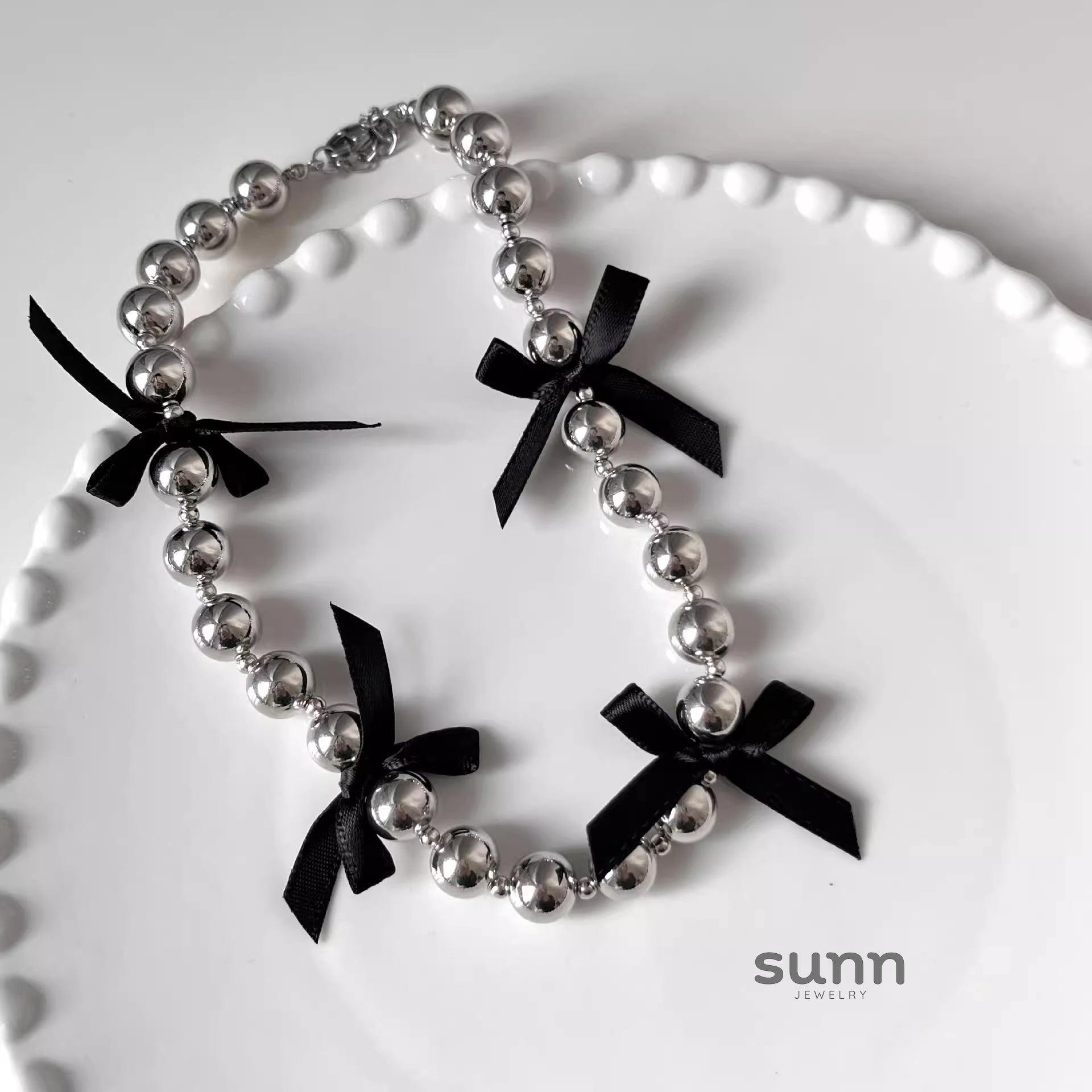 Carmyn Ribbon Bow Necklace [I4SE9LWY]