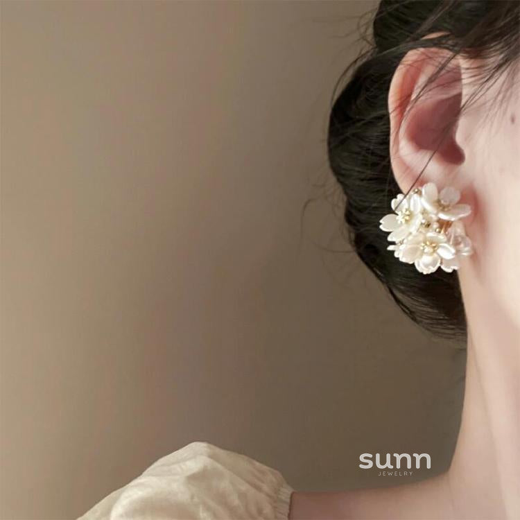 Carol Jasmine Bloom Earrings - Jasmine Flower Earrings [0M8HZJGO]