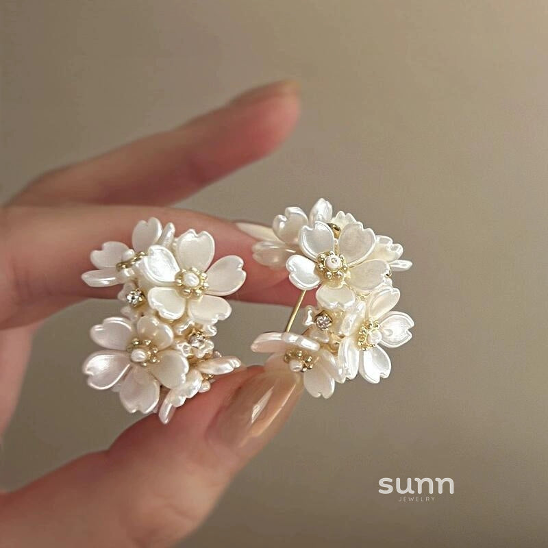 Carol Jasmine Bloom Earrings [HXGC0261]